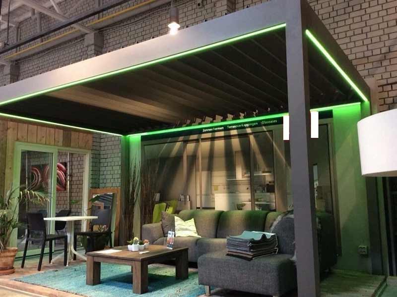Pallazzo Lounge mit grüner Beleuchtung